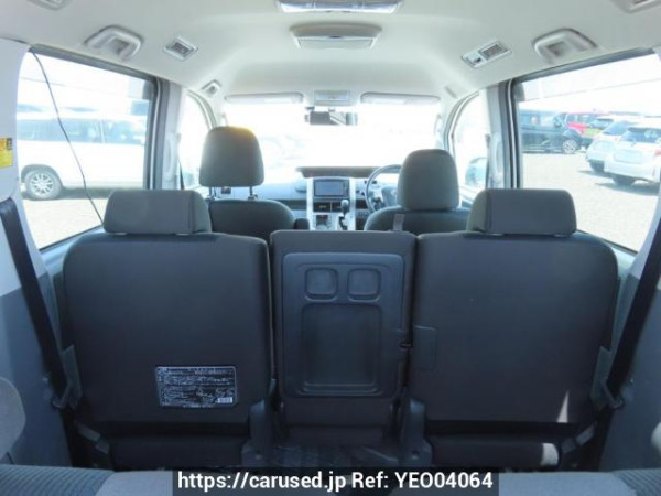 Used 2010 AT toyota voxy ZRR70W Image[9]