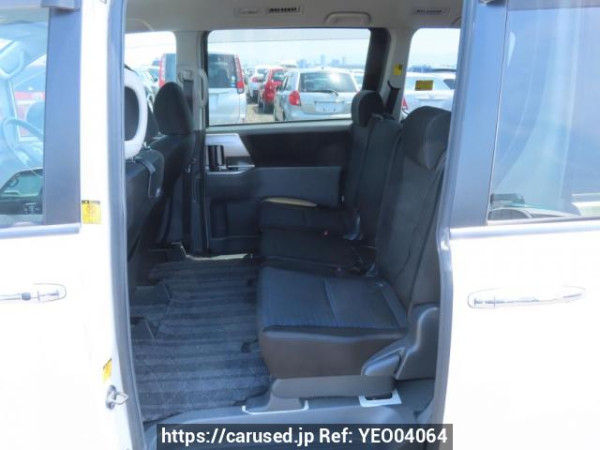 Used 2010 AT toyota voxy ZRR70W Image[19]