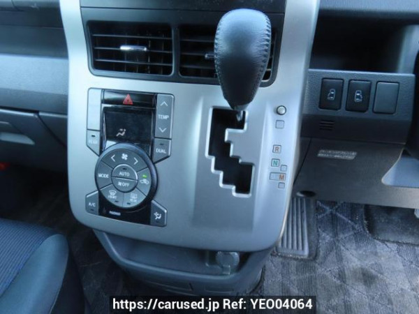 Used 2010 AT toyota voxy ZRR70W Image[29]