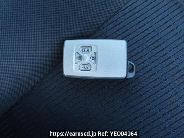 Used 2010 AT toyota voxy ZRR70W Image[32]