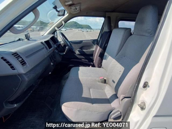 Used 2006 MT toyota hiace-van KDH205V Image[13]