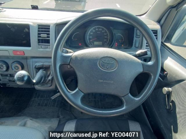 Used 2006 MT toyota hiace-van KDH205V Image[17]