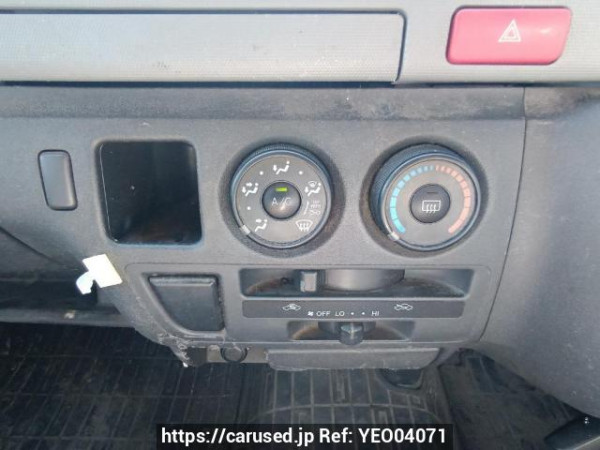 Used 2006 MT toyota hiace-van KDH205V Image[18]