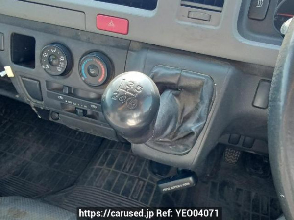 Used 2006 MT toyota hiace-van KDH205V Image[19]