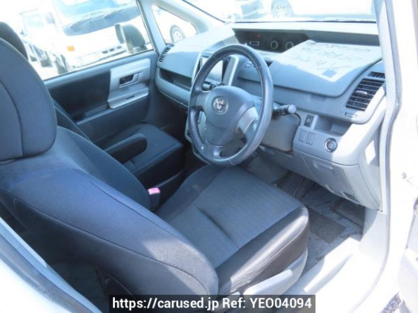Used 2008 AT toyota voxy ZRR70W Image[13]