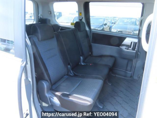 Used 2008 AT toyota voxy ZRR70W Image[18]