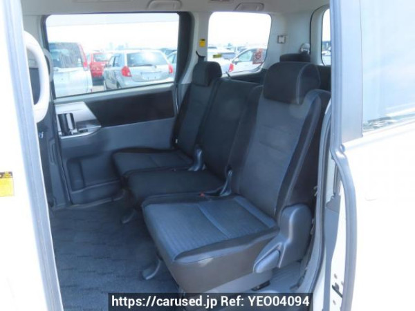 Used 2008 AT toyota voxy ZRR70W Image[20]