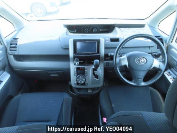 Used 2008 AT toyota voxy ZRR70W Image[23]