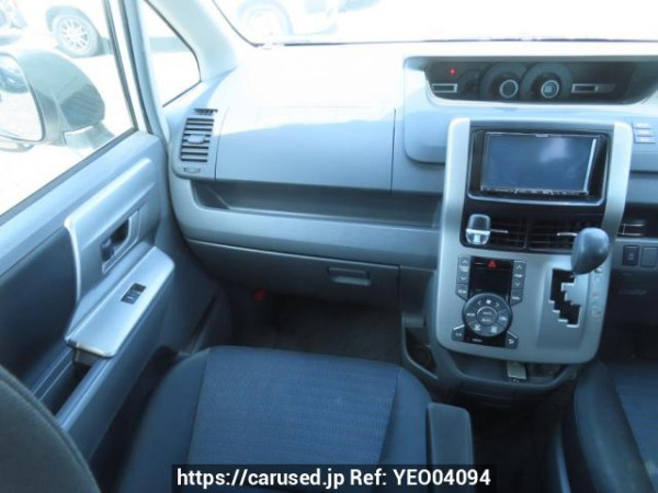 Used 2008 AT toyota voxy ZRR70W Image[24]