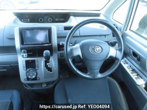 Used 2008 AT toyota voxy ZRR70W Image[25]
