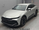 Toyota Crown Crossover TZSH35