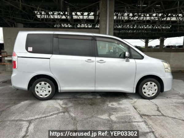 Used 2007 AT toyota noah ZRR70G Image[7]
