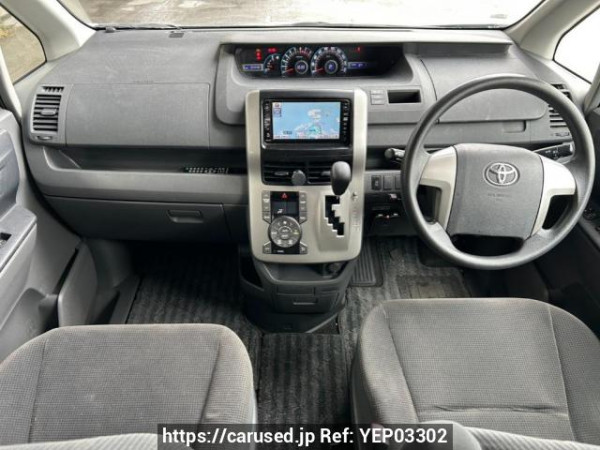Used 2007 AT toyota noah ZRR70G Image[17]