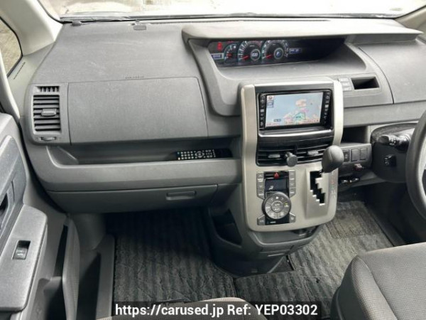 Used 2007 AT toyota noah ZRR70G Image[18]