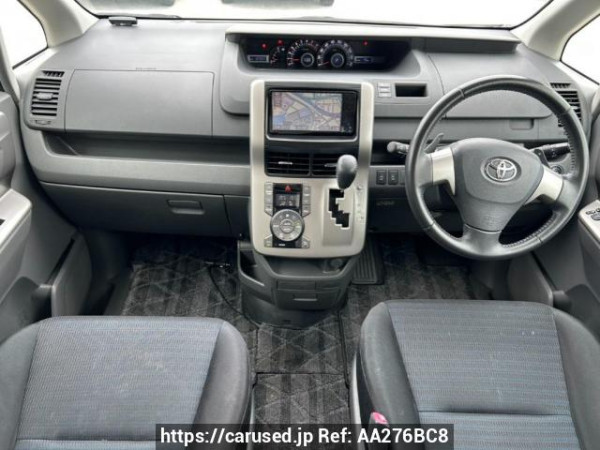 Used 2009 AT toyota voxy ZRR70W Image[17]