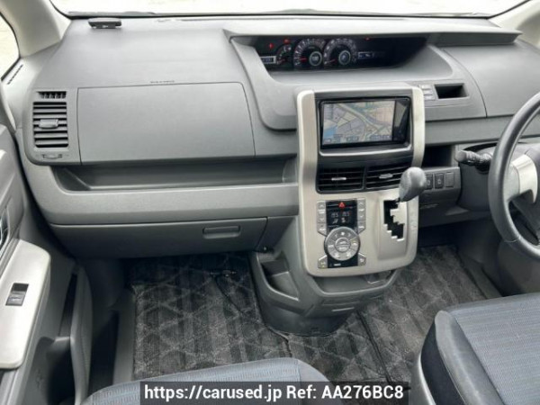 Used 2009 AT toyota voxy ZRR70W Image[18]
