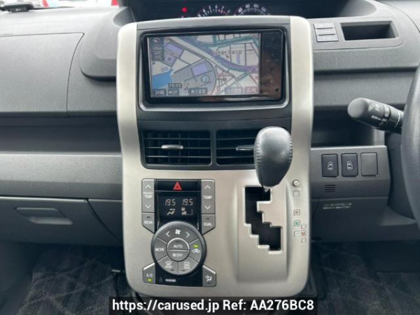 Used 2009 AT toyota voxy ZRR70W Image[20]