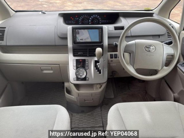 Used 2007 AT toyota noah ZRR75G Image[17]