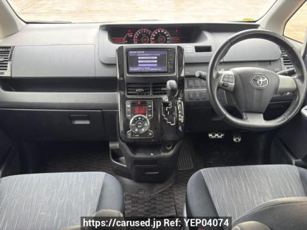Used 2012 AT toyota noah ZRR70W Image[17]