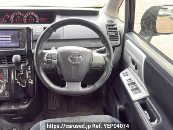 Used 2012 AT toyota noah ZRR70W Image[19]