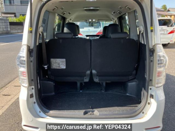 Used 2013 AT toyota voxy ZRR70W Image[6]