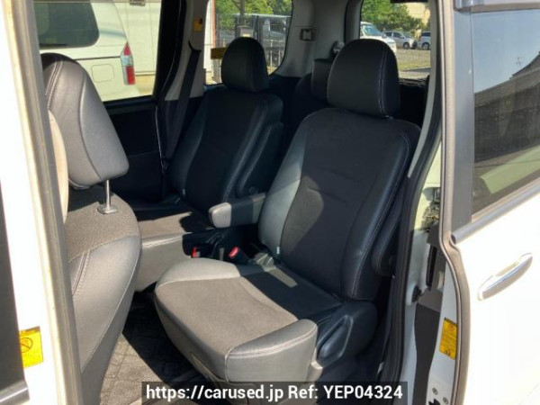 Used 2013 AT toyota voxy ZRR70W Image[12]