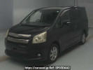 Toyota Noah ZRR75W