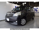 Toyota Noah ZRR70G