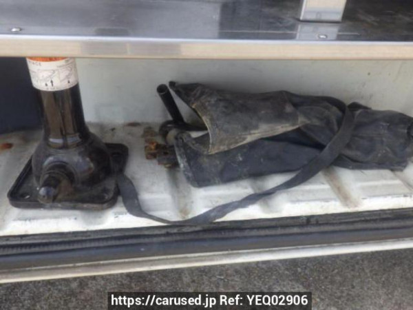 Used 2003 AT toyota hiace-van TRH112V Image[33]