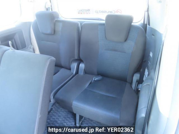 Used 2009 AT toyota voxy ZRR70W Image[16]