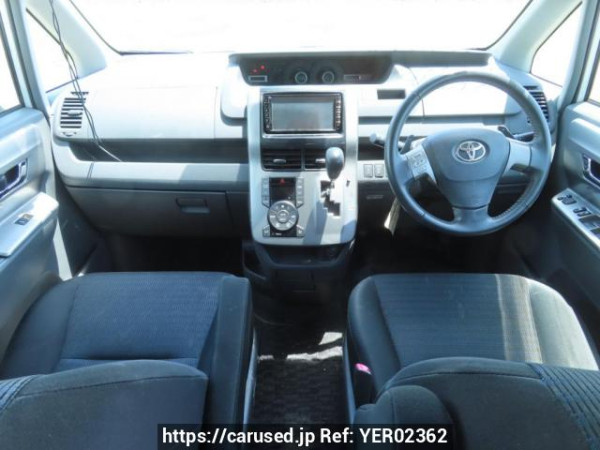 Used 2009 AT toyota voxy ZRR70W Image[17]