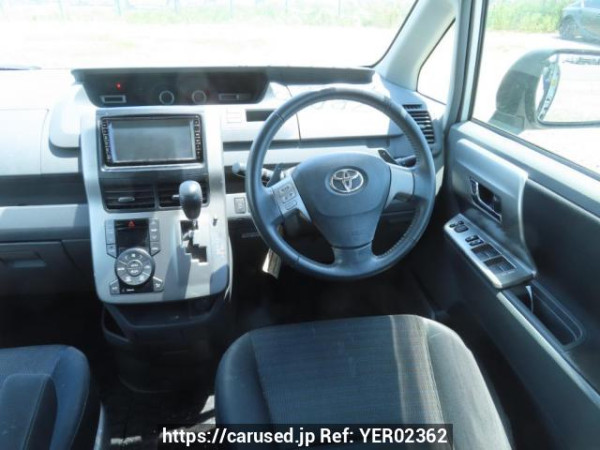 Used 2009 AT toyota voxy ZRR70W Image[19]