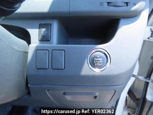 Used 2009 AT toyota voxy ZRR70W Image[24]