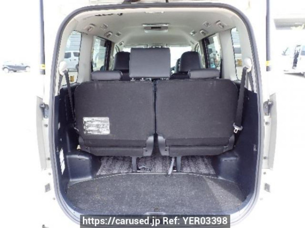 Used 2013 AT toyota voxy ZRR70W Image[6]