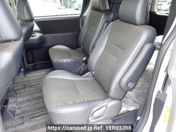 Used 2013 AT toyota voxy ZRR70W Image[12]