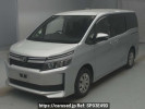 Toyota Voxy ZRR85Gカイ