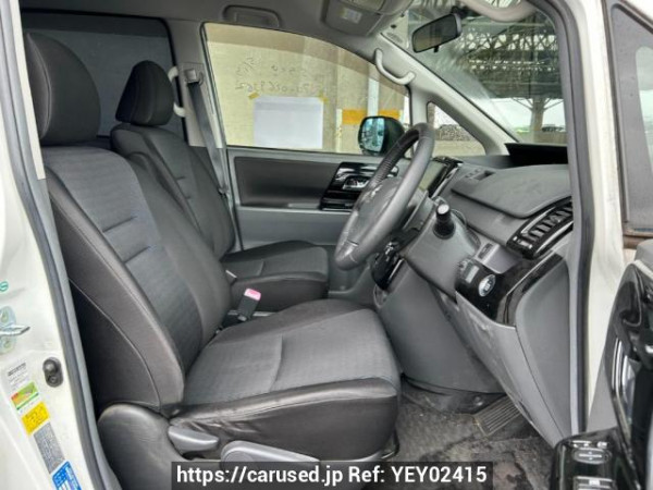 Used 2009 AT toyota voxy ZRR70W Image[12]