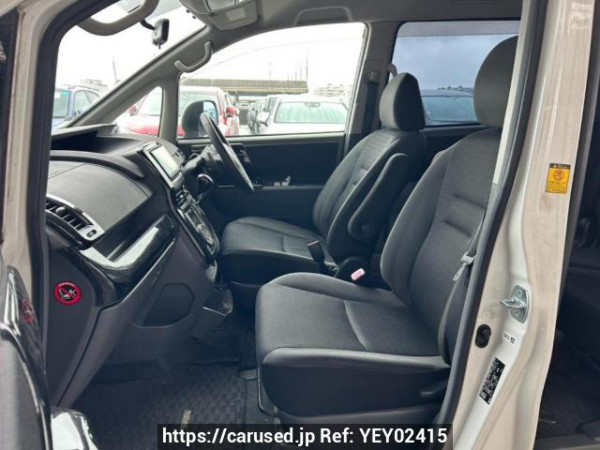 Used 2009 AT toyota voxy ZRR70W Image[13]