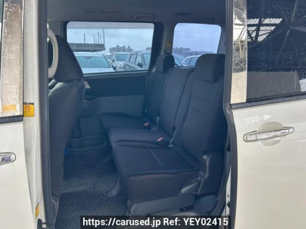 Used 2009 AT toyota voxy ZRR70W Image[15]