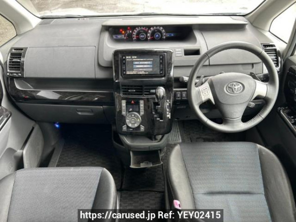 Used 2009 AT toyota voxy ZRR70W Image[17]
