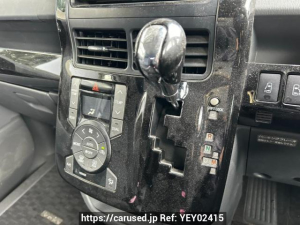 Used 2009 AT toyota voxy ZRR70W Image[23]