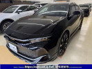 Toyota Crown Crossover TZSH35