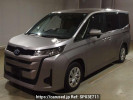 Toyota Noah ZWR90W