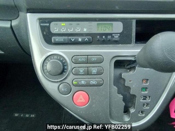 Used 2003 AT toyota wish ZNE10G Image[21]
