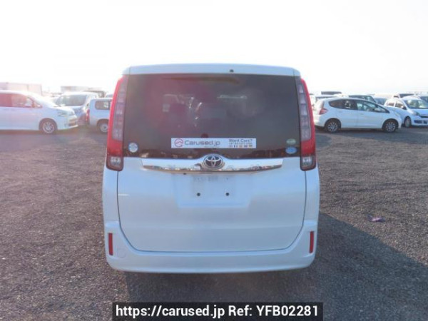 Used 2015 AT toyota noah ZRR80G Image[5]