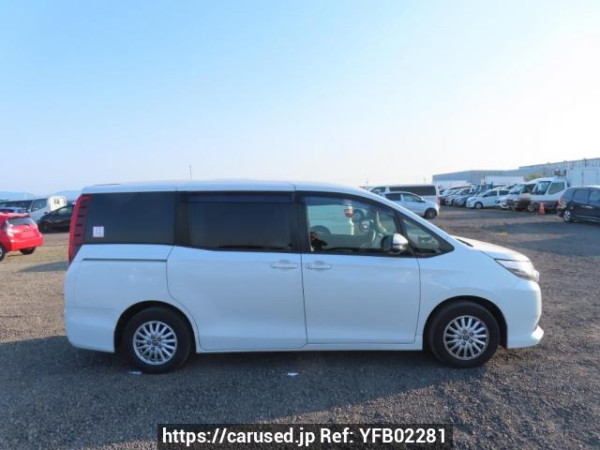 Used 2015 AT toyota noah ZRR80G Image[7]