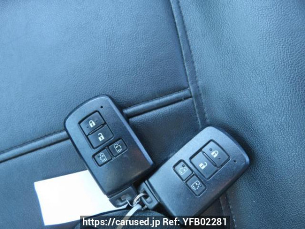 Used 2015 AT toyota noah ZRR80G Image[35]