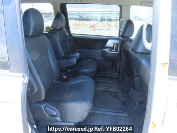 Used 2013 AT toyota voxy ZRR70W Image[13]