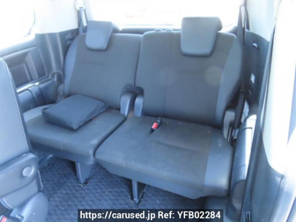 Used 2013 AT toyota voxy ZRR70W Image[16]