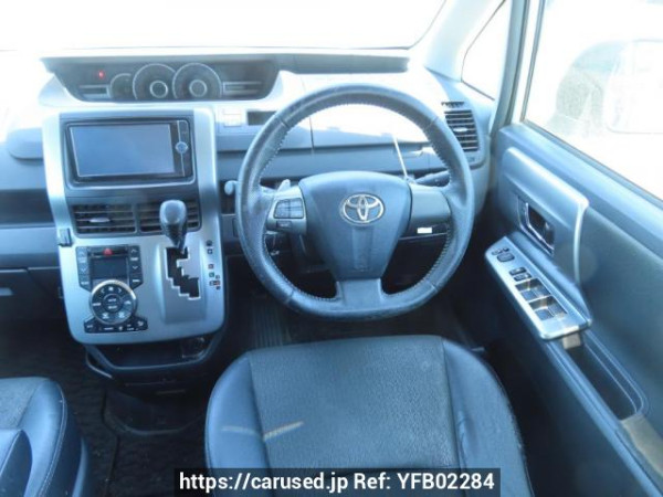 Used 2013 AT toyota voxy ZRR70W Image[19]